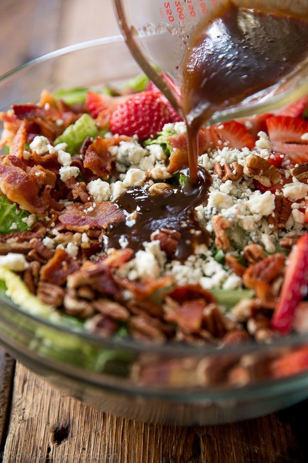 https://image.sistacafe.com/images/uploads/content_image/image/190248/1472020917-strawberry-bacon-salad-on-sallys-baking-addiction-3.jpg