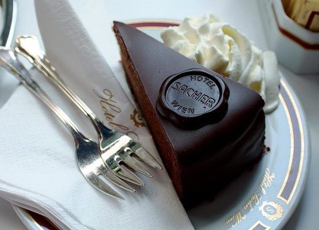 1472103682 dessert3