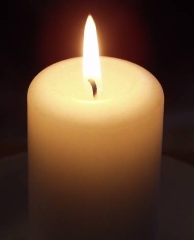 https://image.sistacafe.com/images/uploads/content_image/image/19213/1437624361-white-candle.jpg