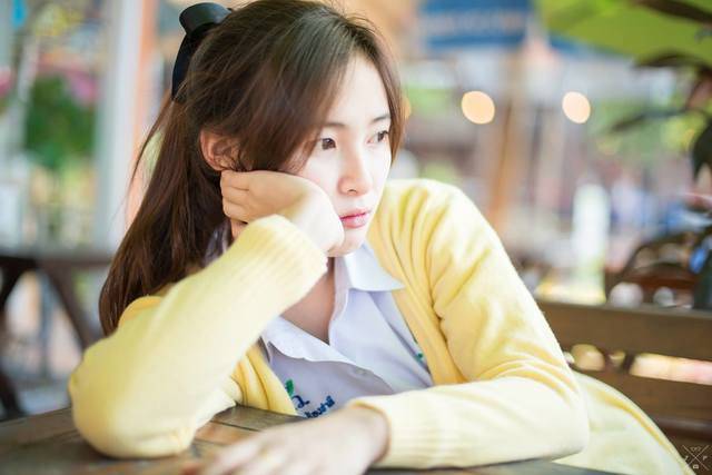 ทรงผมนักเรียน มัดหางม้าติดโบว์