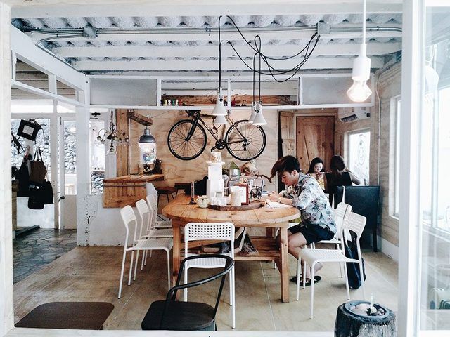 1472637659 porcupine cafe ari bangkok hippiedreamer 01 1024x768