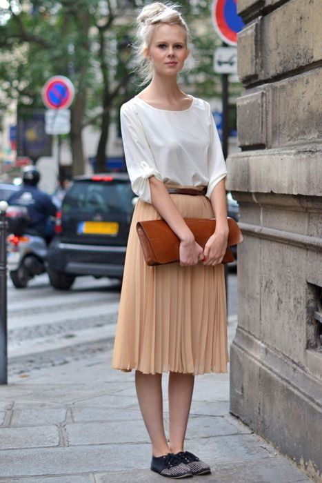 https://image.sistacafe.com/images/uploads/content_image/image/198419/1472797216-My-Favorite-Ways-To-Wear-A-Pleated-Skirt-This-Summer-7.jpg
