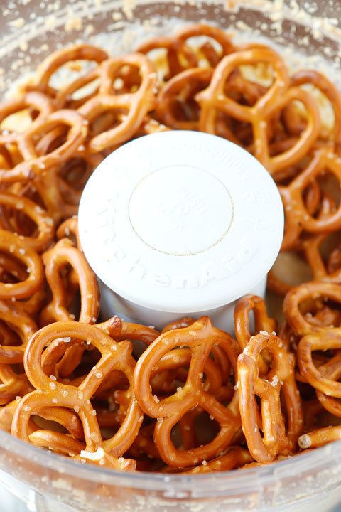 https://image.sistacafe.com/images/uploads/content_image/image/198447/1472798105-White-Chocolate-Pretzel-Peanut-Butter-08.jpg