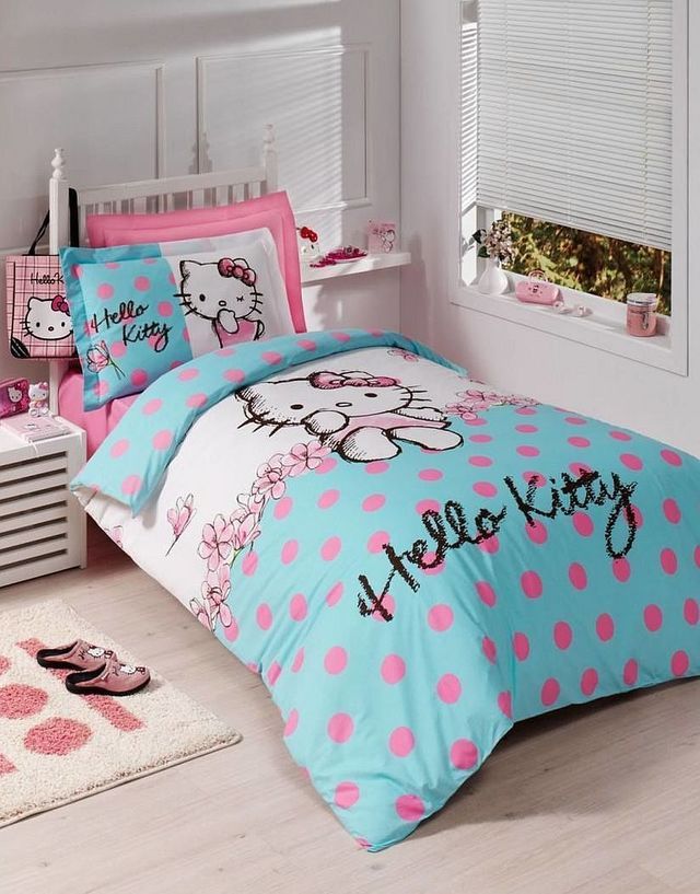 https://image.sistacafe.com/images/uploads/content_image/image/199848/1472904386-Small-bedroom-brought-alive-with-Hello-Kitty-bedding-and-pillow-covers.jpg