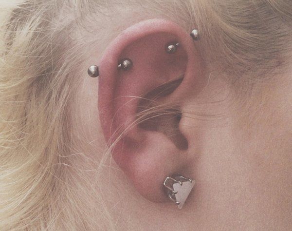 1472917880 37 ear piercings
