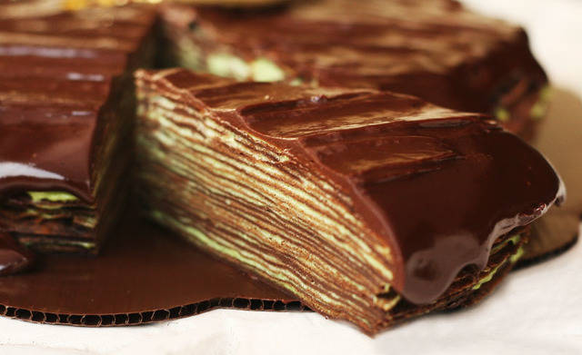 1437546730 matcha chocolate crepe cake 2