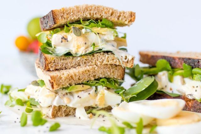 https://image.sistacafe.com/images/uploads/content_image/image/202873/1473225312-Superfood-Egg-Mayo-Sandwich-Finished-6-768x512.jpg
