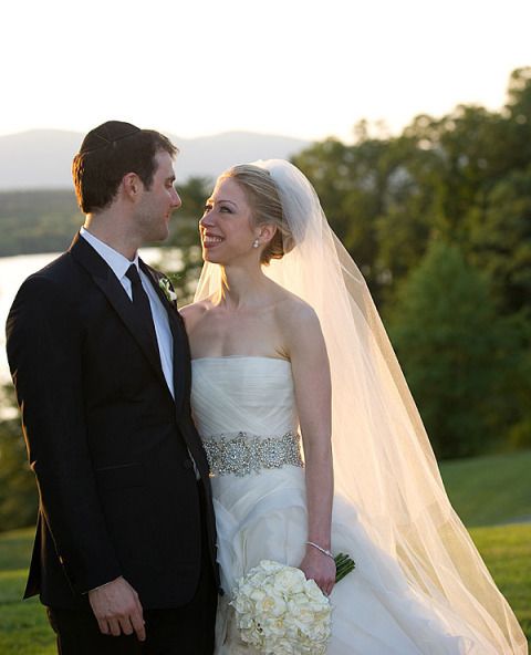 1473332679 53a002d244053   cos 16 chelsea clinton de