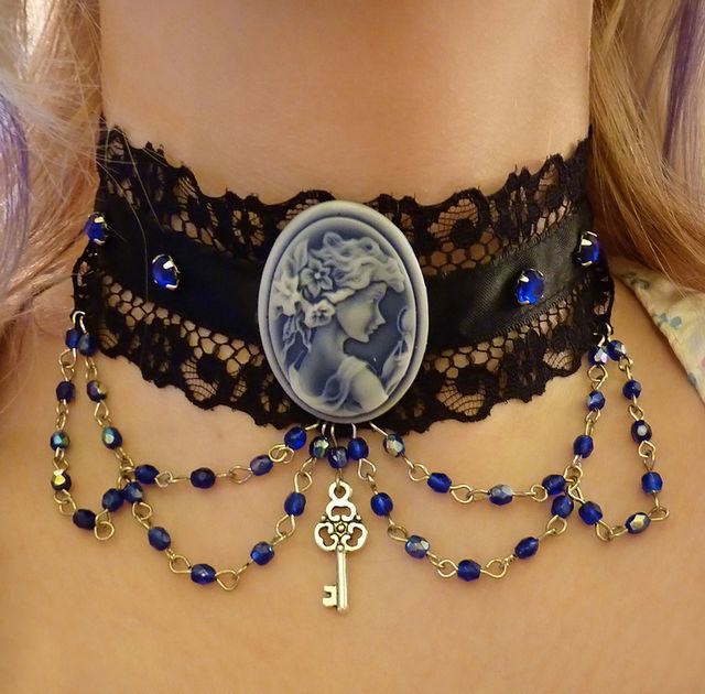 https://image.sistacafe.com/images/uploads/content_image/image/205754/1473501977-full_bluechoker.jpg