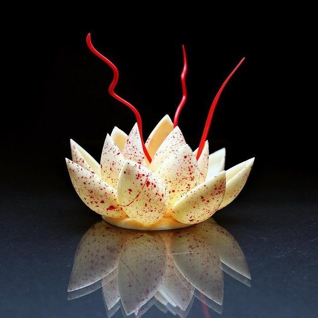 https://image.sistacafe.com/images/uploads/content_image/image/205799/1473506257-architectural-cake-designs-patisserie-dinara-kasko-018.jpg