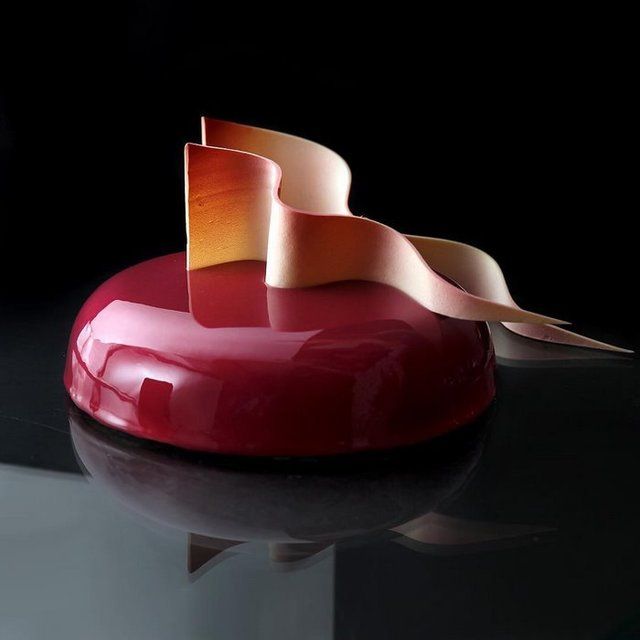 https://image.sistacafe.com/images/uploads/content_image/image/205806/1473506455-architectural-cake-designs-patisserie-dinara-kasko-020.jpg