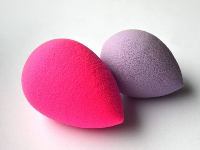 1437642026 battle the real beauty blender versus a cheap foundations sponge from bornpretty 2