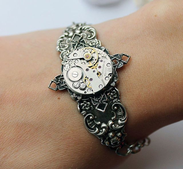 https://image.sistacafe.com/images/uploads/content_image/image/206120/1473577573-victorian-steampunk-jewelry-dream-cloud-jewelry-57c92ee94a8c5__700.jpg