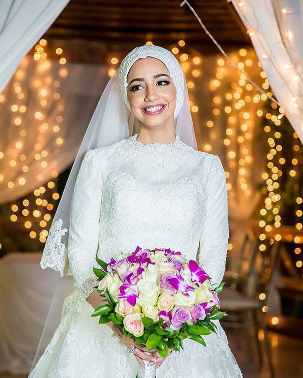 https://image.sistacafe.com/images/uploads/content_image/image/207911/1473747736-hijab-bride-muslim-wedding-9-57d66efe9ebb6__605.jpg