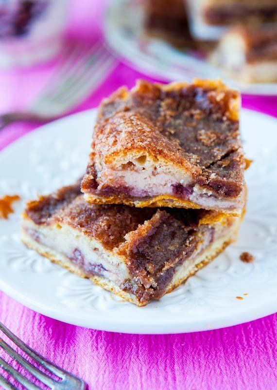 https://image.sistacafe.com/images/uploads/content_image/image/208000/1473750433-Cinnamon-Sugar-Cream-Cheese-Jelly-Danish-Squares.jpg
