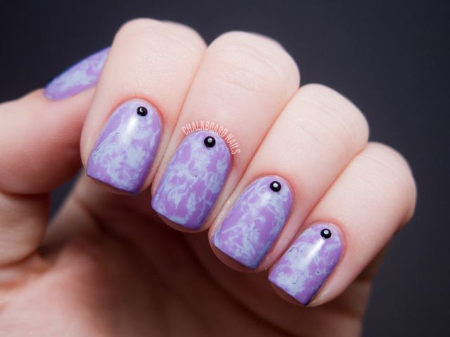 https://image.sistacafe.com/images/uploads/content_image/image/209875/1473930014-chalkboardnails-purple-saran-wrap.jpg