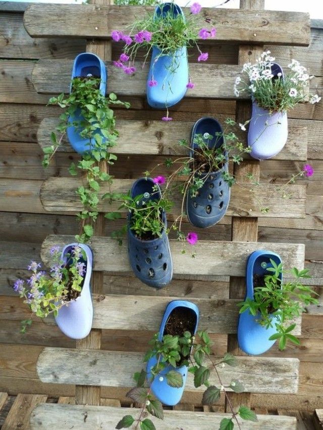 https://image.sistacafe.com/images/uploads/content_image/image/210020/1473935405-decode-ideas-do-it-yourself-garden-plants-plant-container-old-shoes.jpg
