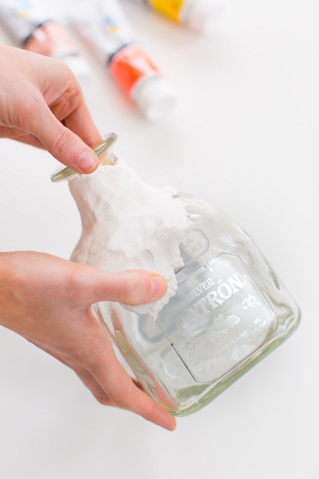 https://image.sistacafe.com/images/uploads/content_image/image/210637/1474001925-Patron-Bottle-DIY-4.jpg