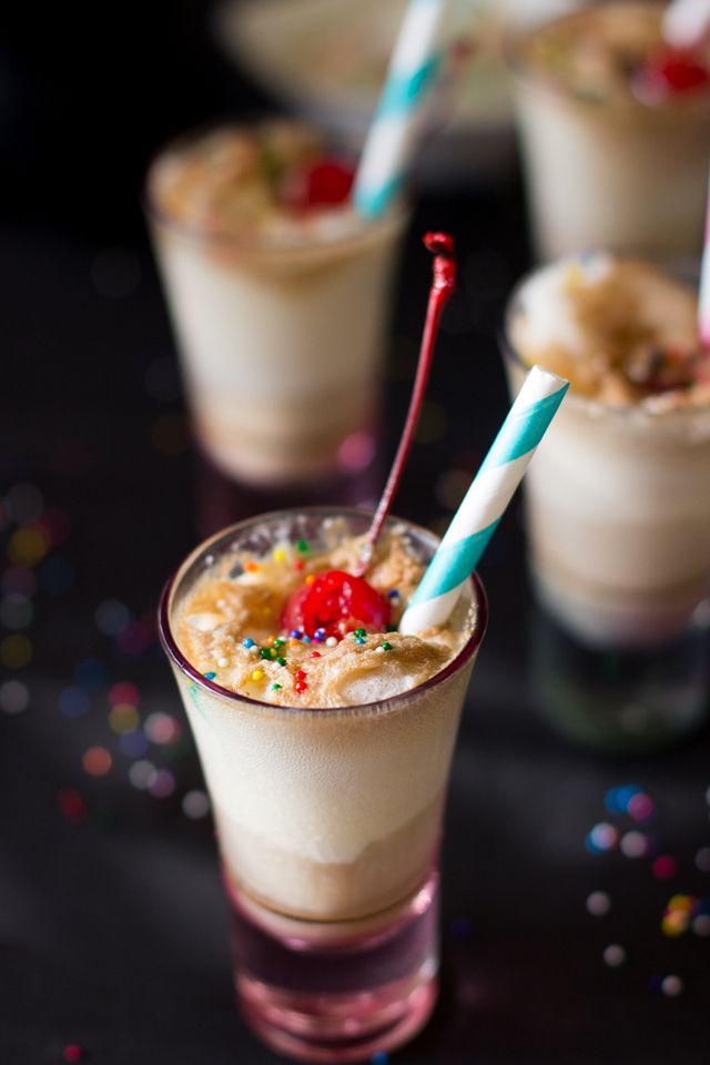 https://image.sistacafe.com/images/uploads/content_image/image/211219/1474090993-Vanilla-Coke-Float-Shooters-3.jpg