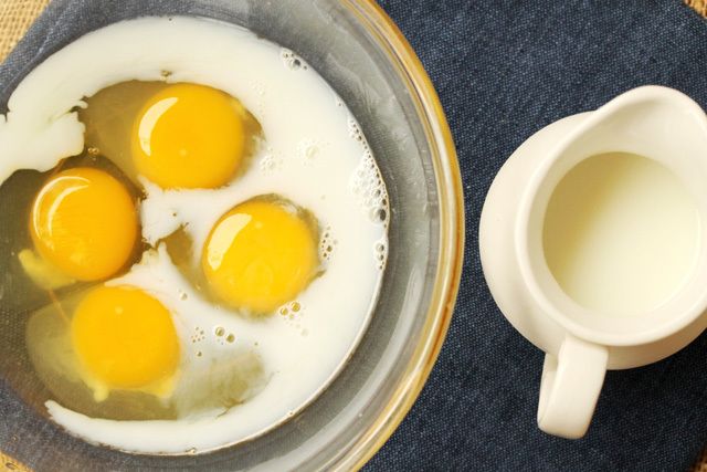 https://image.sistacafe.com/images/uploads/content_image/image/211432/1474117382-11-milk-in-eggs.jpg