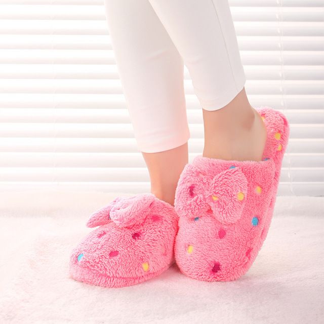 https://image.sistacafe.com/images/uploads/content_image/image/212205/1474203043-New-2015-Women-Sweet-Warm-Plush-Home-Slippers-Girls-Winter-Cute-bowknot-Patterns-Soft-Fluffy-Indoor.jpg