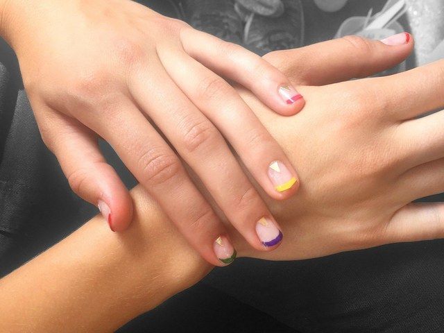 สีทาเล็บสวยๆ หลากสีสัน