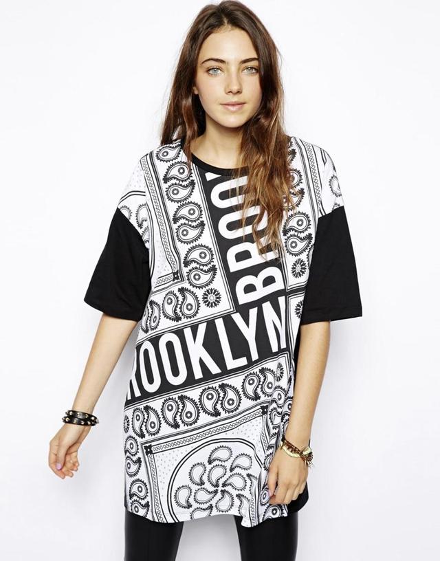 1474391422 black asos asos oversize t shirt in bandana print screen