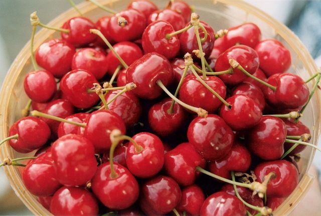 https://image.sistacafe.com/images/uploads/content_image/image/214482/1474435298-BowloCherries.jpg