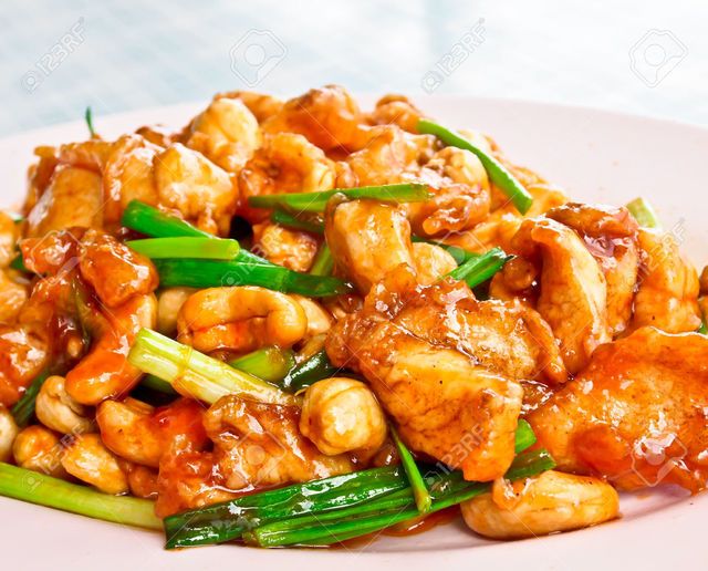 https://image.sistacafe.com/images/uploads/content_image/image/218611/1474925753-22913796-Chinese-food-fried-chicken-with-cashew-nuts-Stock-Photo.jpg