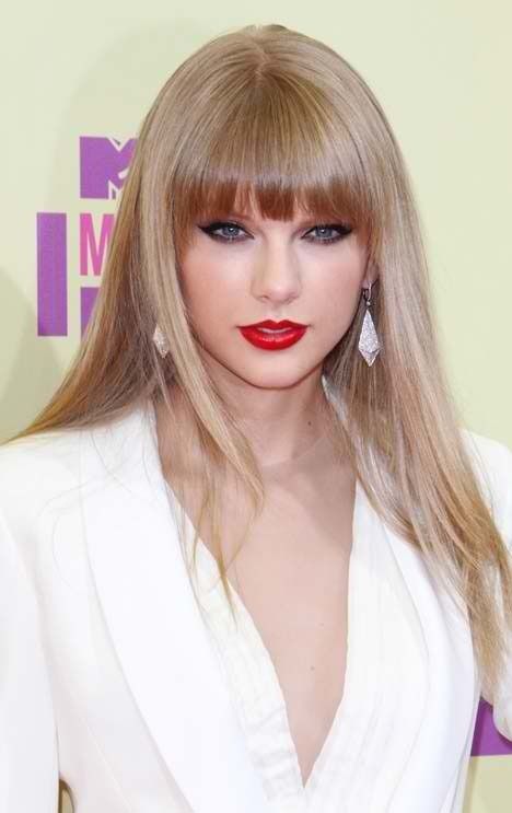 https://image.sistacafe.com/images/uploads/content_image/image/220172/1475084722-Taylor-Swift-Hairstyles-With-Bnags-Fashion.jpg
