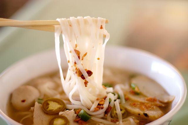 https://image.sistacafe.com/images/uploads/content_image/image/220555/1475141789-thai_noodle_soup.jpg