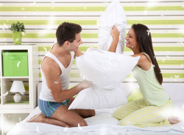 1438067858 morning romance pillow fight