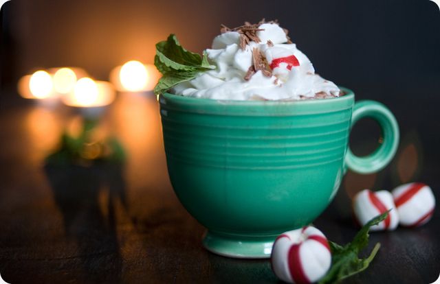 https://image.sistacafe.com/images/uploads/content_image/image/224890/1475687517-peppermint_hotcocoa_1.jpg