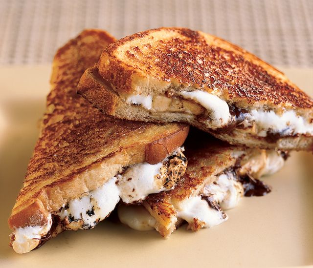 https://image.sistacafe.com/images/uploads/content_image/image/228838/1476194358-caramelized-chocolate-banana-marshmallow-sandwiches-646.jpg