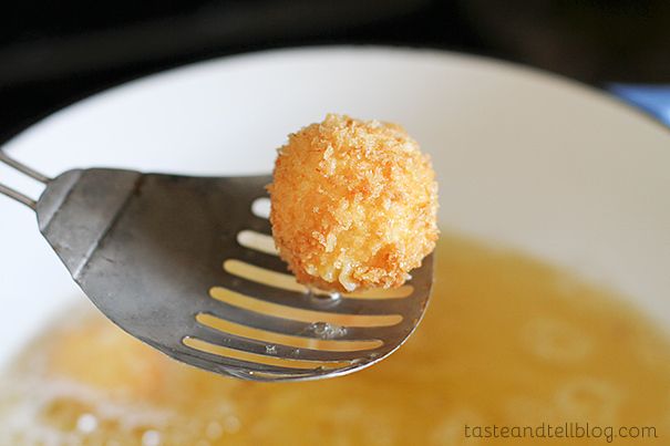 https://image.sistacafe.com/images/uploads/content_image/image/230751/1476506944-Fried-Loaded-Mashed-Potato-Balls-recipe-Taste-and-Tell-9.jpg