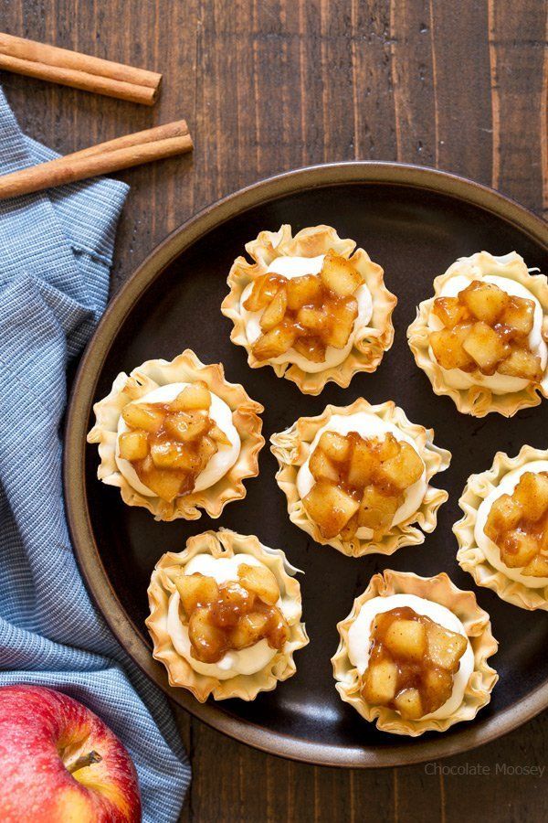 https://image.sistacafe.com/images/uploads/content_image/image/231496/1476707396--Bake-Apple-Cheesecake-Cups.jpg