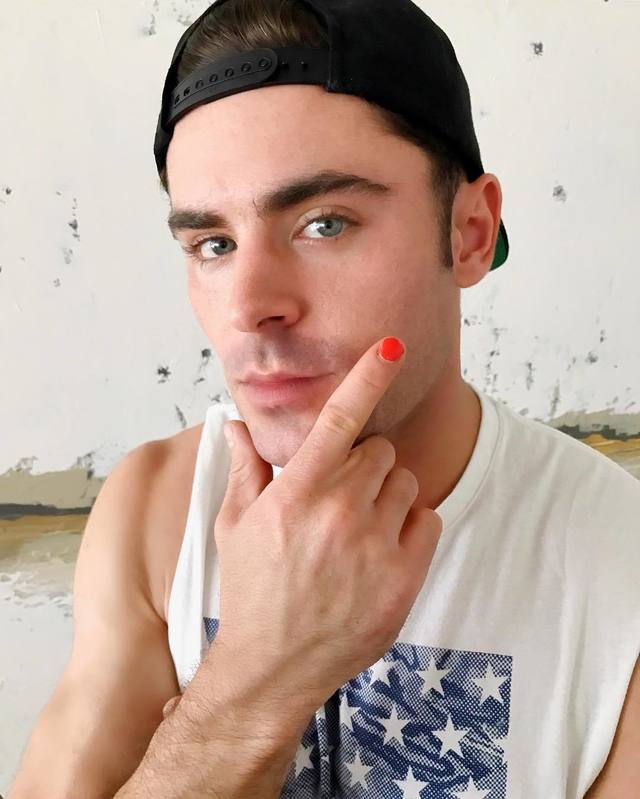 ทาเล็บ Zac