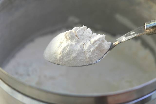 1438309141 spoonful of flour