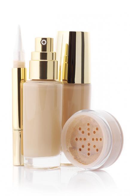https://image.sistacafe.com/images/uploads/content_image/image/233424/1476952135-Use-a-non-comedogenic-makeup.jpg