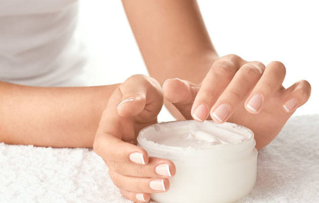 1438327650 eczema how to use moisturisers and topical steroids pic