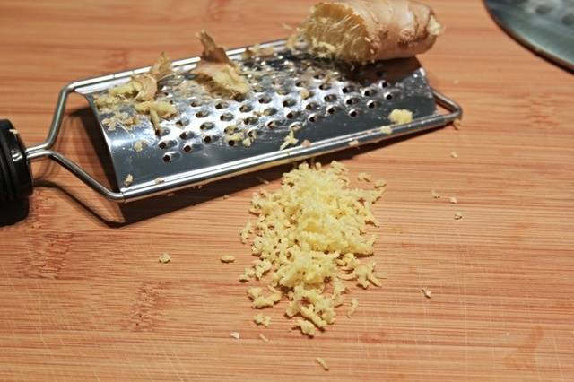 1438328551 grate ginger