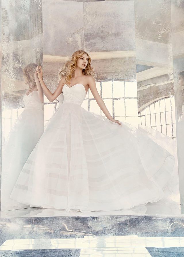 https://image.sistacafe.com/images/uploads/content_image/image/234270/1477061559-hayley-paige-bridal-taffeta-strapless-ball-draped-crossover-sweetheart-horsehair-striped-skirt-6614_lg.jpg