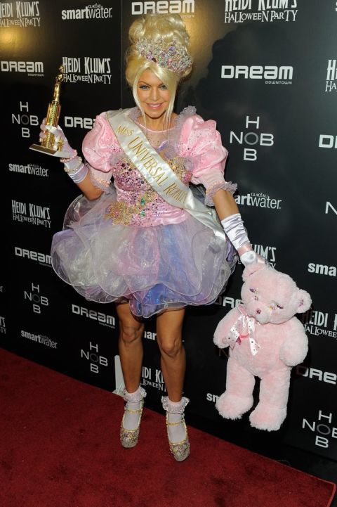 1477077801 fergie went 2011 halloween party nyc toddler tiara