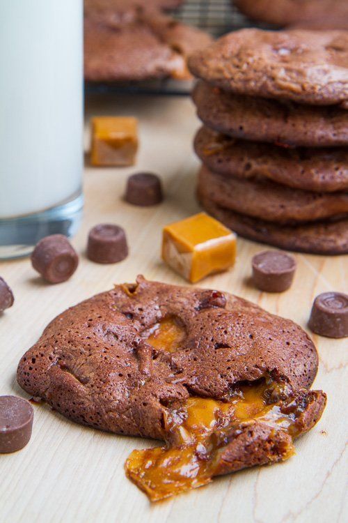 https://image.sistacafe.com/images/uploads/content_image/image/235631/1477287918-Fudgy-Rolo-Brownie-Cookies.jpeg