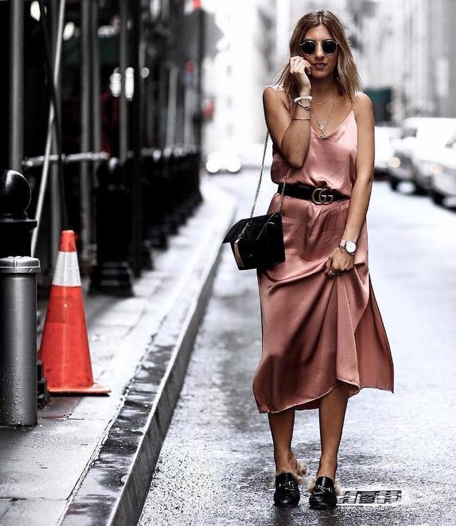 https://image.sistacafe.com/images/uploads/content_image/image/236511/1477404580-pink-silk-slip-dress-outfit-idea-bmodish.jpg