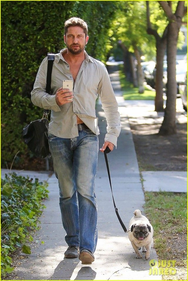 1477409683 gerard butler takes his cute dog lolita for a walk 01