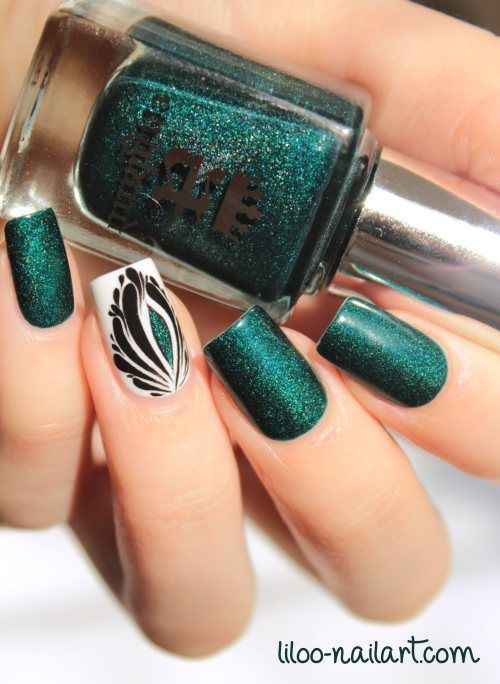 https://image.sistacafe.com/images/uploads/content_image/image/237342/1477476527-21-green-and-white-nails.jpg