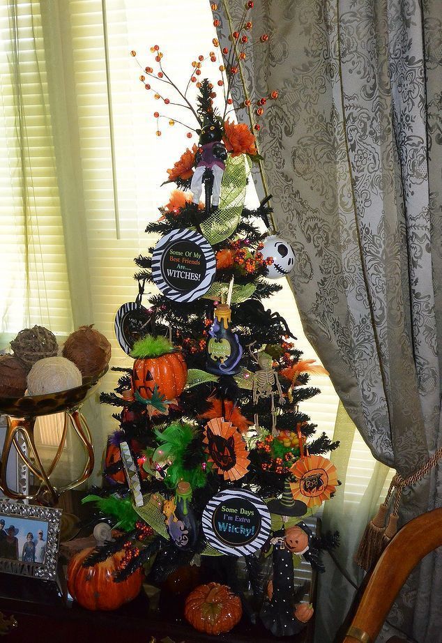 https://image.sistacafe.com/images/uploads/content_image/image/237490/1477494631-halloween-christmas-tree-diy-ornaments-crafts-halloween-decorations-seasonal-holiday-decor.1.JPG
