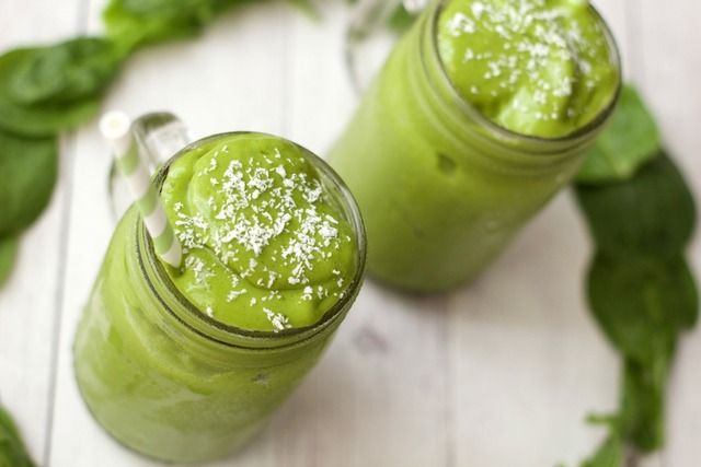 1477556278 matcha green smoothie 9