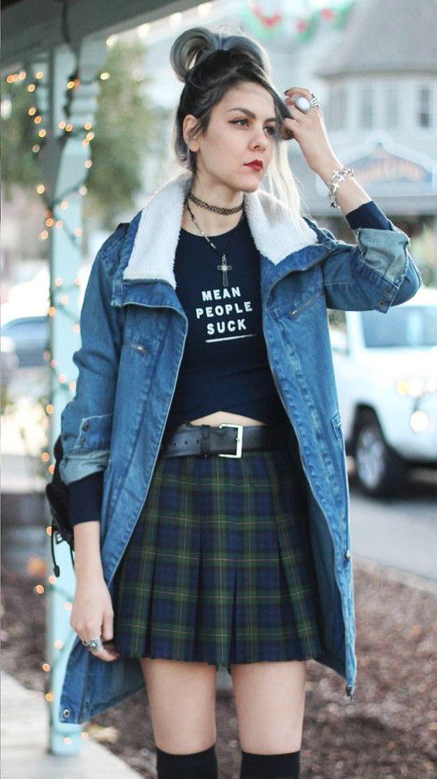 https://image.sistacafe.com/images/uploads/content_image/image/240470/1477889909-Faux-shearing-denim-jacket-mean-people-suck-graphic-crop-top-plaid-skirt.jpg